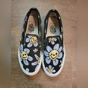 Women's Size 7 Slip-On Vans- Trippy Grin Floral Black